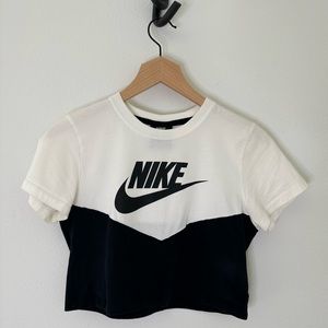 Black and white Nike crop top